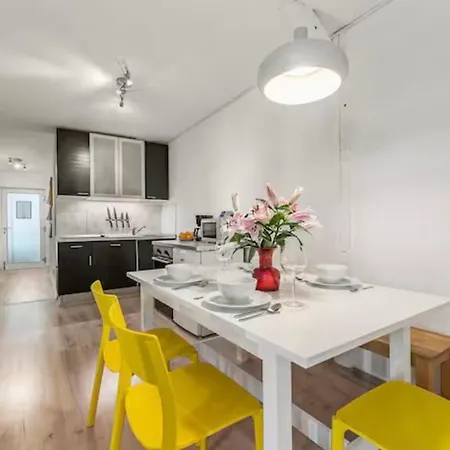 Holiday home Upea Huoneisto Ratinan Keskustassa *